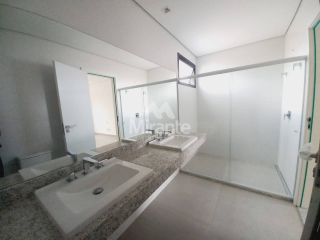 Apartamento Para Alugar com 3 quartos sendo 3 suítes no bairro Santa Mônica em Feira De Santana