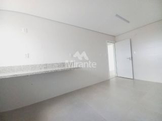 Apartamento Para Alugar com 3 quartos sendo 3 suítes no bairro Santa Mônica em Feira De Santana