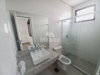 Apartamento Para Alugar com 3 quartos sendo 3 suítes no bairro Santa Mônica em Feira De Santana
