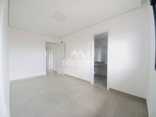 Apartamento Para Alugar com 3 quartos sendo 3 suítes no bairro Santa Mônica em Feira De Santana