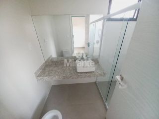 Apartamento Para Alugar com 3 quartos sendo 3 suítes no bairro Santa Mônica em Feira De Santana
