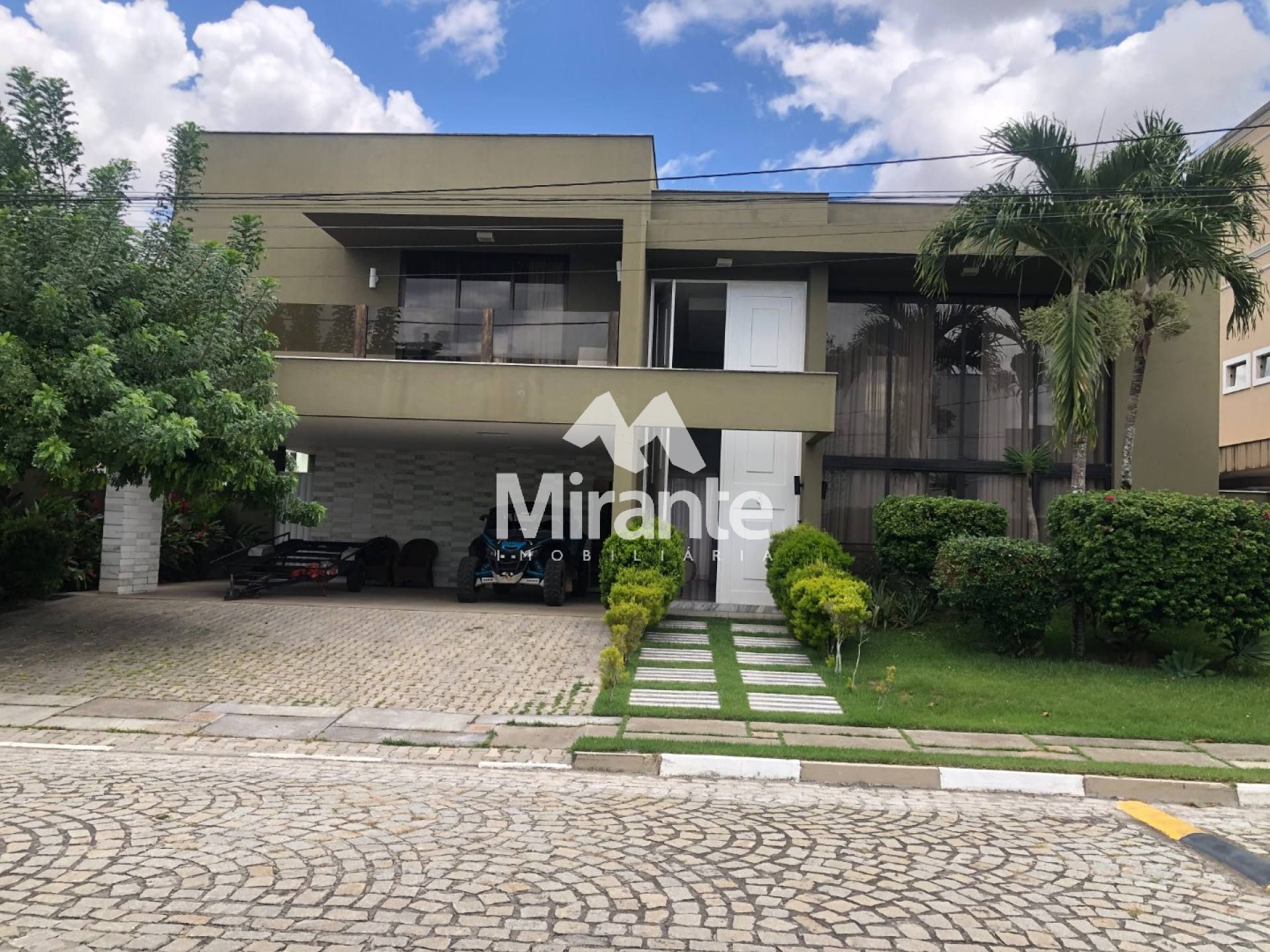 Casa de Condomínio Para Vender 5 suítes no bairro Sim em Feira De Santana