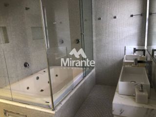 Casa de Condomínio Para Vender 5 suítes no bairro Sim em Feira De Santana