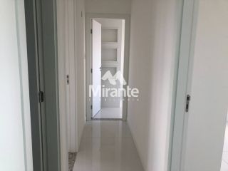 Apartamento Para Alugar com 3 quartos sendo 1 suítes no bairro Santa Mônica em Feira De Santana