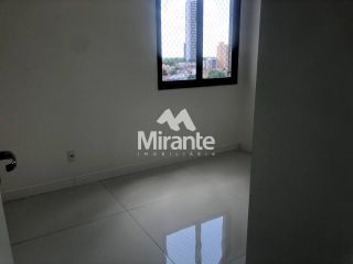 Apartamento Para Alugar com 3 quartos sendo 1 suítes no bairro Santa Mônica em Feira De Santana