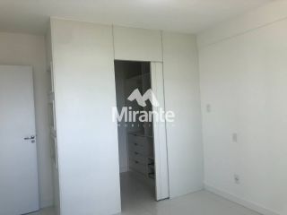 Apartamento Para Alugar com 3 quartos sendo 1 suítes no bairro Santa Mônica em Feira De Santana