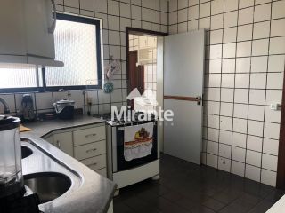 Apartamento Para Alugar com 3 quartos sendo 1 suíte no bairro Centro em Feira De Santana