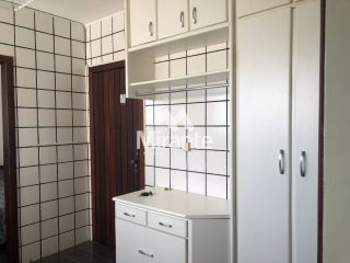 Apartamento Para Alugar com 3 quartos sendo 1 suíte no bairro Centro em Feira De Santana