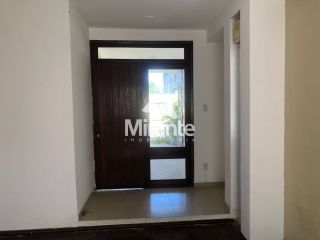 Casa Para Alugar com 3 quartos sendo 1 suíte no bairro Santa Mônica em Feira De Santana