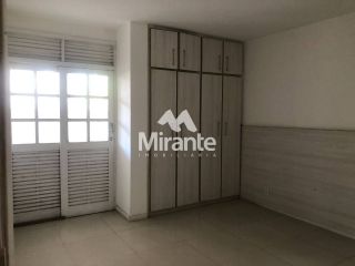 Casa Para Alugar com 3 quartos sendo 1 suíte no bairro Santa Mônica em Feira De Santana
