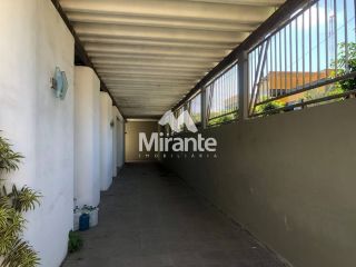 Casa Para Alugar com 3 quartos sendo 1 suíte no bairro Santa Mônica em Feira De Santana