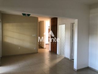 Casa Para Alugar com 3 quartos sendo 1 suíte no bairro Santa Mônica em Feira De Santana