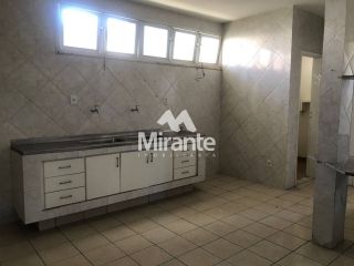 Casa Para Alugar com 3 quartos sendo 1 suíte no bairro Santa Mônica em Feira De Santana