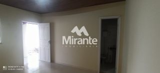 Casa Para Alugar com 4 quartos sendo 3 suítes no bairro Santa Mônica em Feira De Santana
