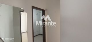 Casa Para Alugar com 4 quartos sendo 3 suítes no bairro Santa Mônica em Feira De Santana