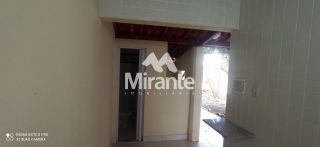 Casa Para Alugar com 4 quartos sendo 3 suítes no bairro Santa Mônica em Feira De Santana