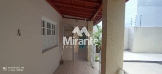 Casa Para Alugar com 4 quartos sendo 3 suítes no bairro Santa Mônica em Feira De Santana