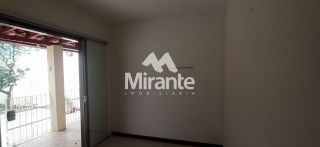 Casa Para Alugar com 4 quartos sendo 3 suítes no bairro Santa Mônica em Feira De Santana