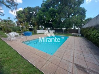 Casa Para Alugar com 4 quartos sendo 3 suítes no bairro Tomba em Feira De Santana