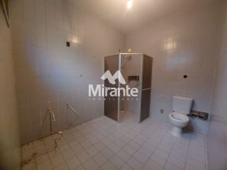 Casa Para Alugar com 4 quartos sendo 3 suítes no bairro Tomba em Feira De Santana