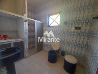 Casa Para Alugar com 4 quartos sendo 3 suítes no bairro Tomba em Feira De Santana