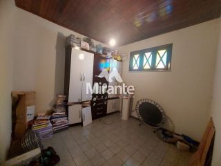 Casa Para Alugar com 4 quartos sendo 3 suítes no bairro Tomba em Feira De Santana