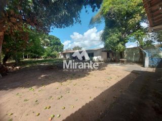 Casa Para Alugar com 4 quartos sendo 3 suítes no bairro Tomba em Feira De Santana