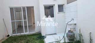 Casa de Condomínio Para Alugar com 3 quartos sendo 1 suítes no bairro Sim em Feira De Santana