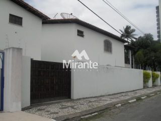 Casa Para Alugar com 6 quartos sendo 2 suítes no bairro Santa Mônica em Feira De Santana