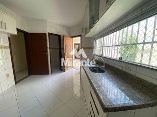 Casa Para Alugar com 3 quartos sendo 1 suíte no bairro Santa Mônica em Feira De Santana
