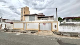 Casa Para Vender com 4 quartos sendo 4 suítes no bairro Santa Mônica em Feira De Santana