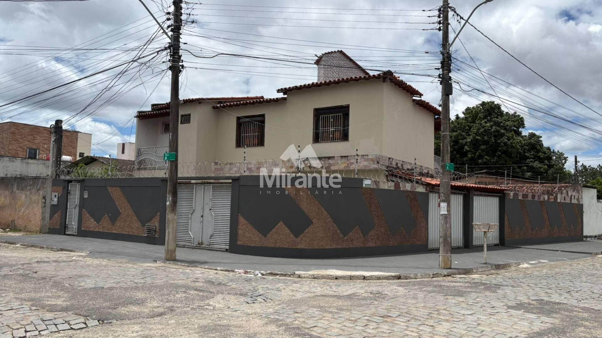 Casa Para Vender com 3 quartos sendo 1 suíte no bairro Campo Limpo em Feira De Santana