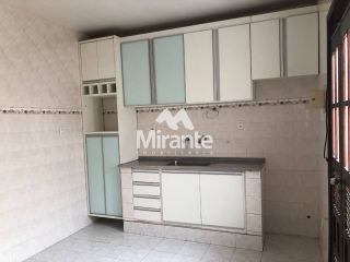 Casa Para Alugar 2 suítes no bairro Santa Mônica em Feira De Santana