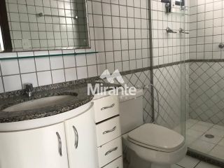 Apartamento Para Alugar com 3 quartos sendo 1 suíte no bairro Ponto Central em Feira De Santana