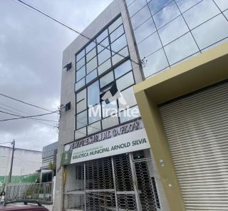 Prédio / Edifício Inteiro Comercial Para Alugar no bairro Centro em Feira De Santana