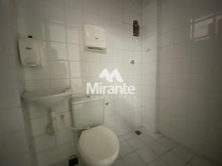 Prédio / Edifício Inteiro Comercial Para Alugar no bairro Centro em Feira De Santana