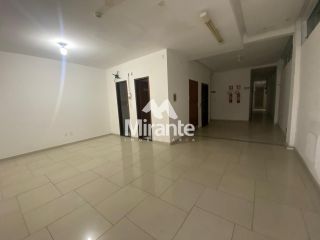 Prédio / Edifício Inteiro Comercial Para Alugar no bairro Centro em Feira De Santana