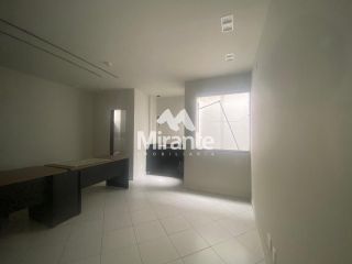 Prédio / Edifício Inteiro Comercial Para Alugar no bairro Centro em Feira De Santana