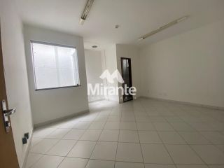 Prédio / Edifício Inteiro Comercial Para Alugar no bairro Centro em Feira De Santana