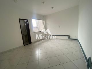 Prédio / Edifício Inteiro Comercial Para Alugar no bairro Centro em Feira De Santana