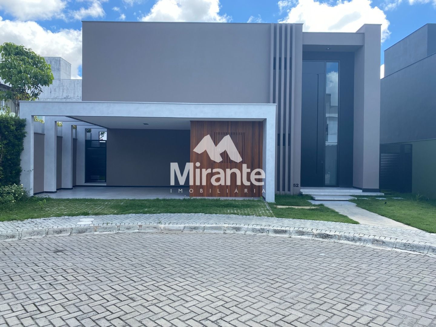 Casa de Condomínio Para Alugar com 4 quartos sendo 4 suítes no bairro Sto Antonio Prazeres em Feira De Santana