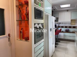 Apartamento Para Alugar com 4 quartos sendo 4 suítes no bairro Santa Mônica em Feira De Santana