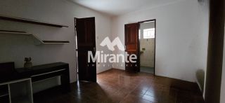 Casa Para Alugar com 5 quartos sendo 1 suíte no bairro Capuchinhos em Feira De Santana
