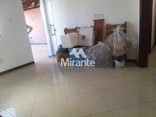 Casa Para Alugar com 5 quartos sendo 5 suítes no bairro Capuchinhos em Feira De Santana