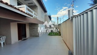 Casa Para Alugar com 4 quartos sendo 3 suítes no bairro Santa Mônica em Feira De Santana