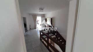 Casa Para Alugar com 4 quartos sendo 3 suítes no bairro Santa Mônica em Feira De Santana