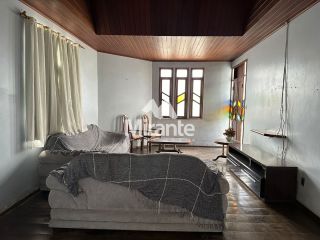 Casa Para Alugar com 4 quartos sendo 2 suítes no bairro Ponto Central em Feira De Santana