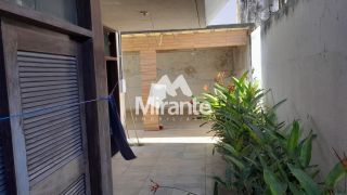Casa Para Alugar com 4 quartos sendo 3 suítes no bairro Santa Mônica em Feira De Santana
