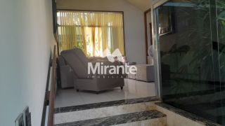 Casa Para Alugar com 4 quartos sendo 3 suítes no bairro Santa Mônica em Feira De Santana