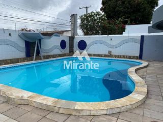 Casa Para Alugar com 4 quartos sendo 1 suíte no bairro Santa Mônica em Feira De Santana